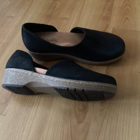 Softwalk Addie Clog - Picture 2 of 4